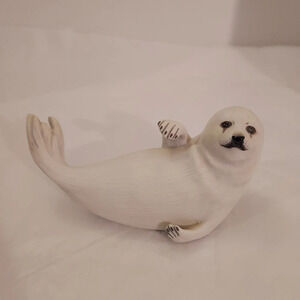 Vintage 1987 The Franklin Mint Snow Pup by Rosalyn A. Carini Baby Seal Figurine